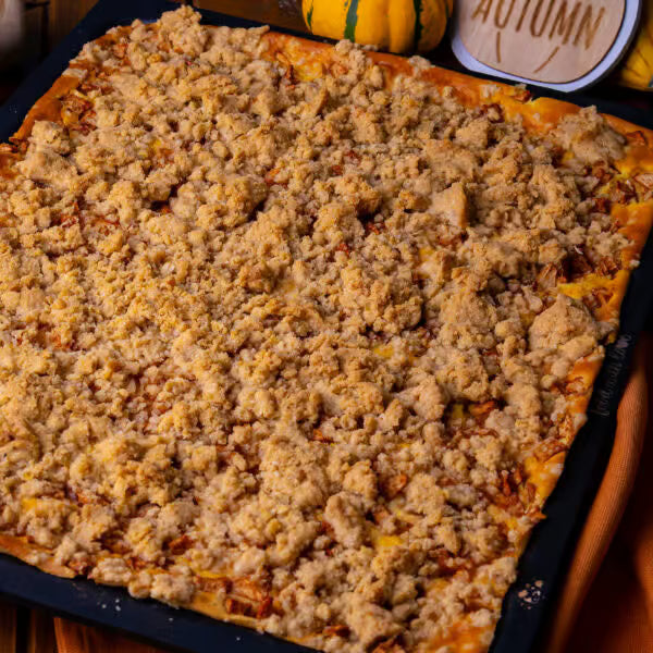 Herbstlicher Kaffeetafel-Traum: Apfel-Crumble-Cheesecake vom Blech