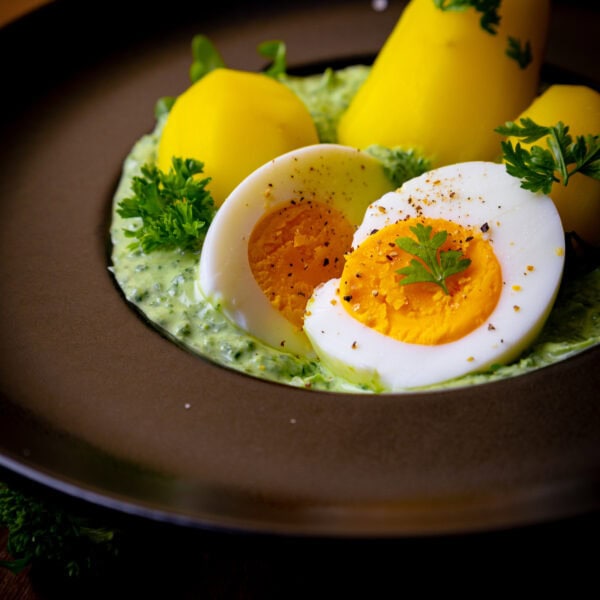 Der Frühlingsklassiker schlechthin: Frankfurter Grüne Soße mit leckeren Kartoffeln