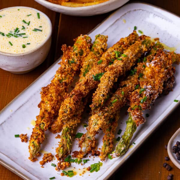 Bistro-Feeling für zu Hause: Knuspriger grüner Spargel aus dem Airfryer mit Sauce Béarnaise