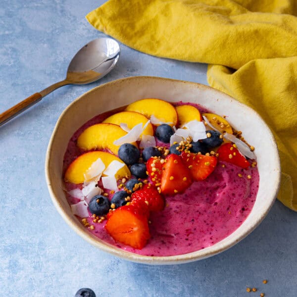 Eis zum Frühstück! Beerenstarke Nice Cream Bowl in nur 5 Minuten