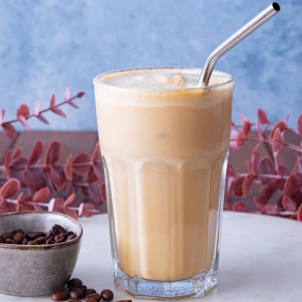Urlaubs-Feeling im Glas: Cremiger Eiskaffee mit Kondensmilch – ohne Sahne!