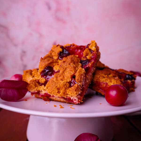 Goldener Sommerschatz: Saftiger Mirabellen-Streuselkuchen vom Blech